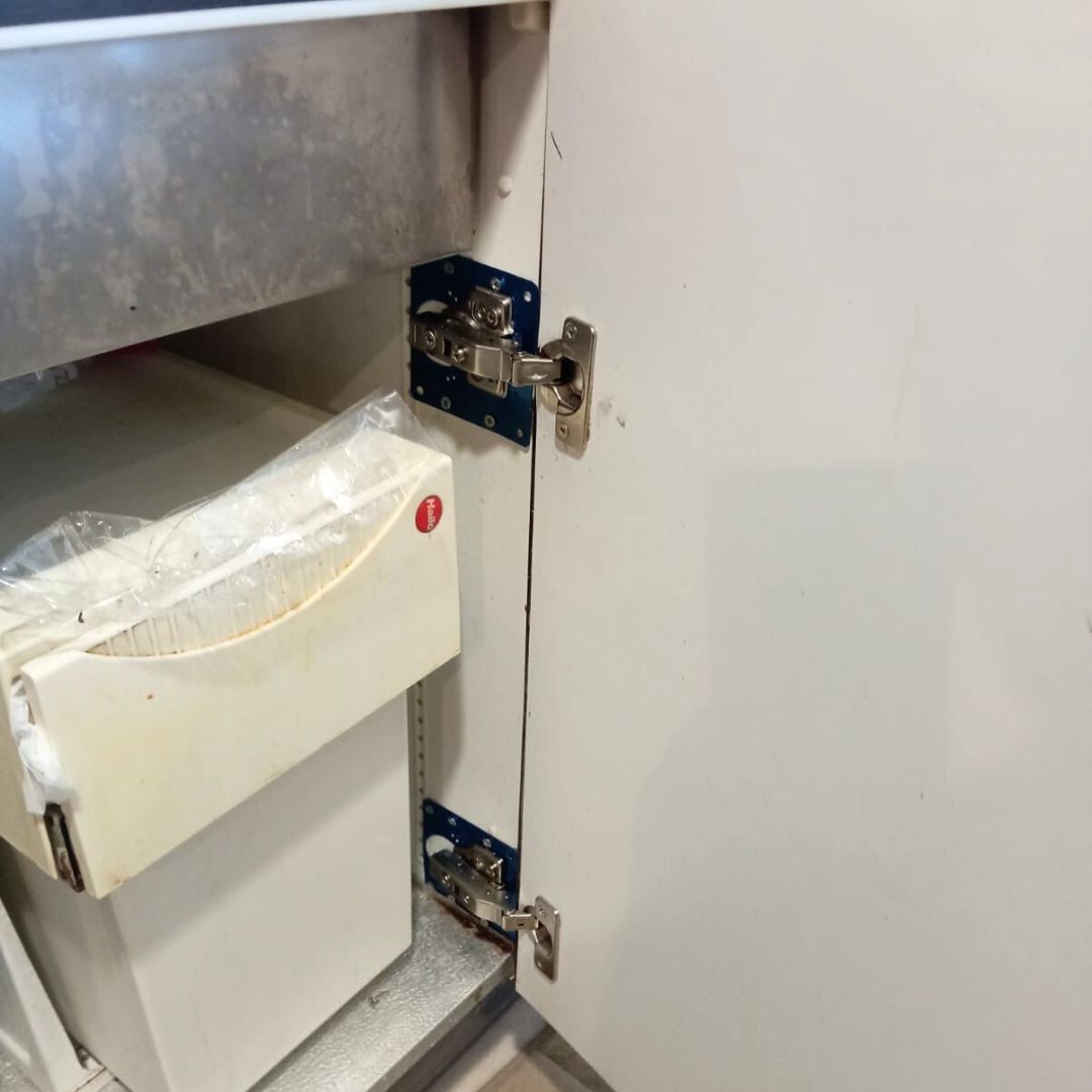 Cabinet Hinges Replacement Service in Singapore – Restore Smooth Functionality